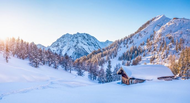 Schweiz Winter Foto iStock bluejayphoto